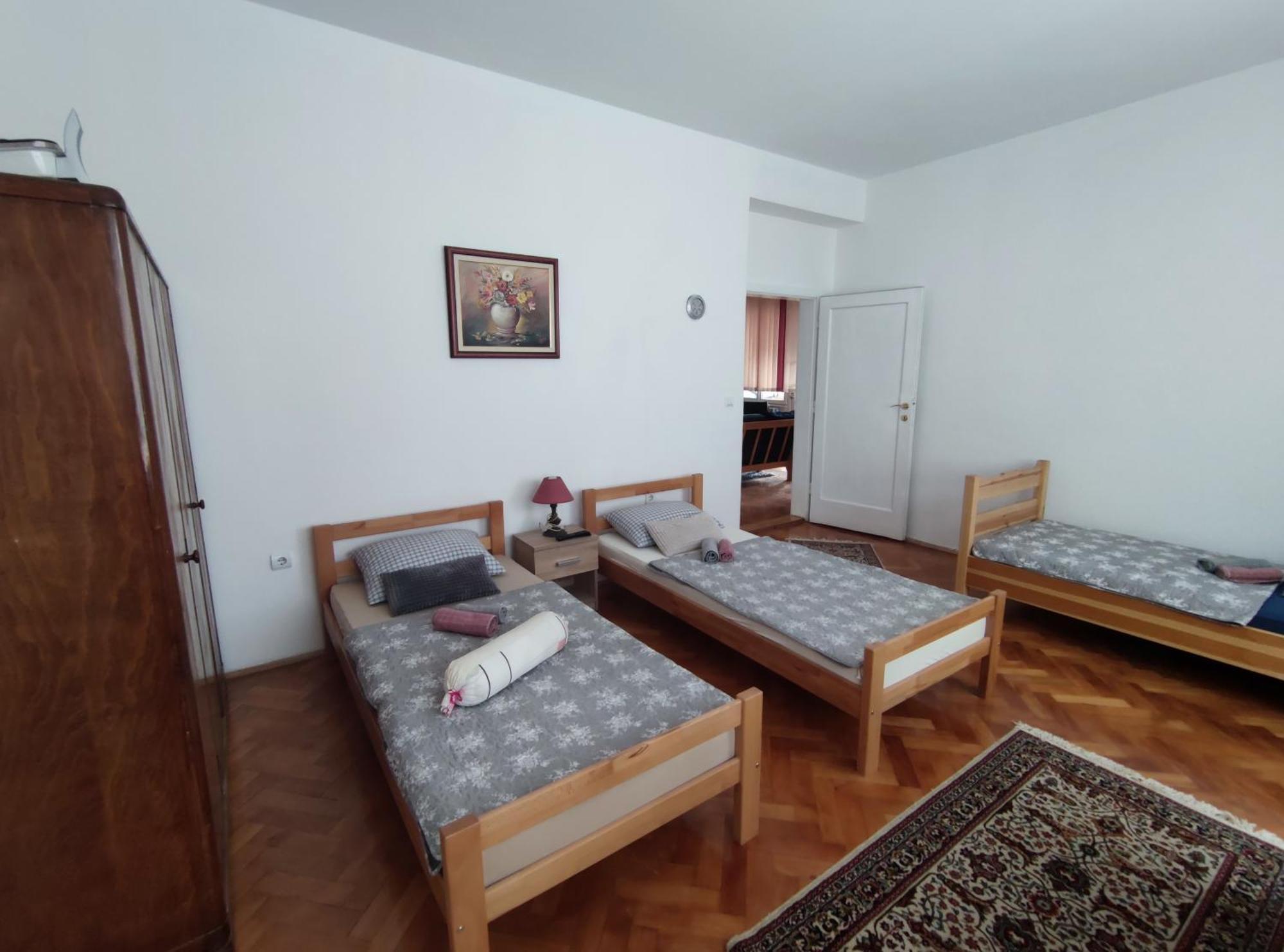Trosoban Stan U Zenici Apartment Zenica Exterior photo